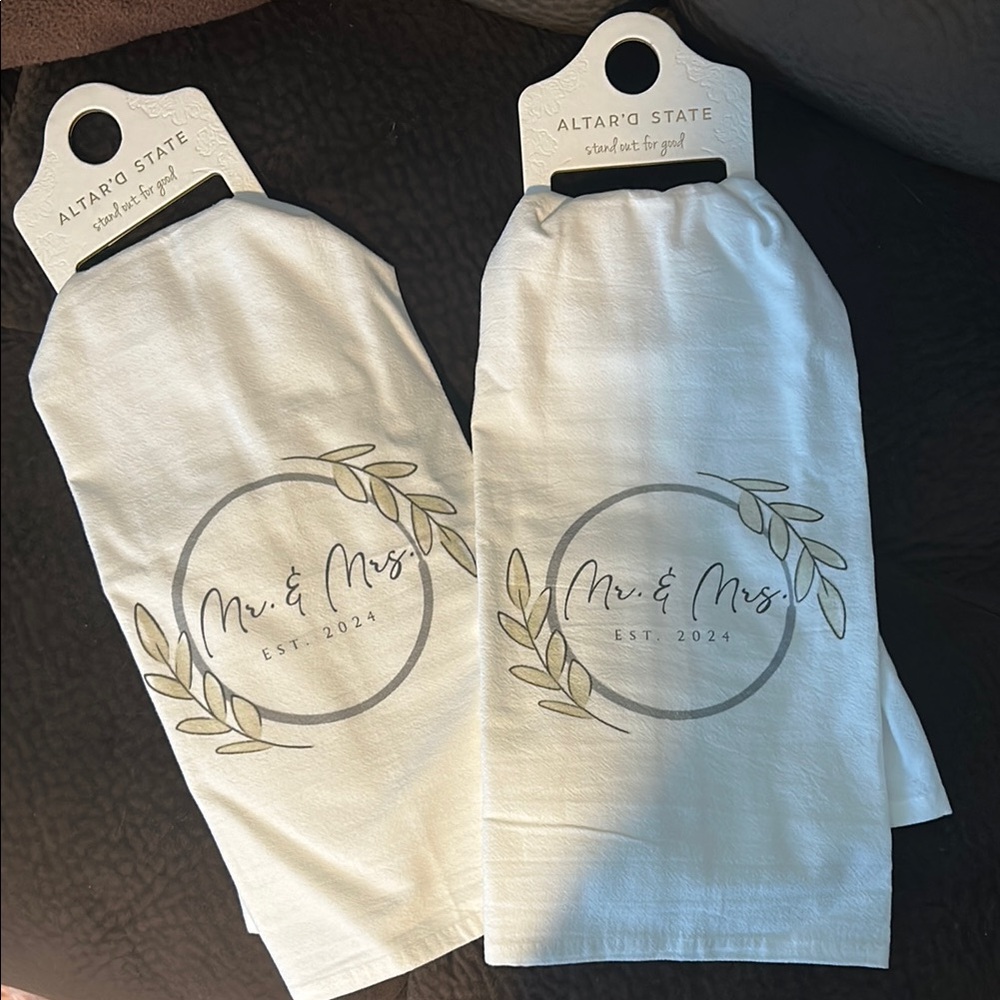 Married in '24? *2024*  Kitchen towels NWT